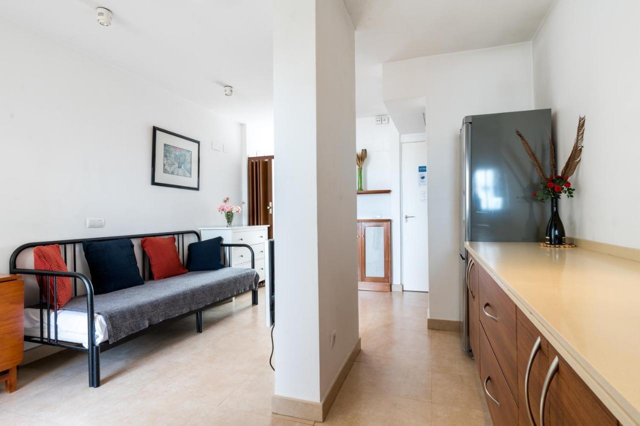 Holi-Rent Apartamento Resitur เซบีญา ภายนอก รูปภาพ